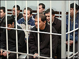 Узбеки на суде в Иваново. Фото AP.
