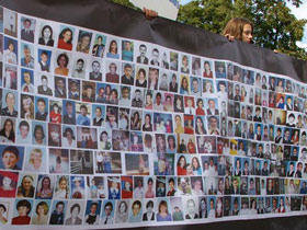 Плакат "Люди, погибшие в Беслане".  Фото Собкор®ru.