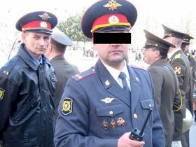 Неизвестный подполковник, фото Владимира Еремченко, Каспаров.Ru 