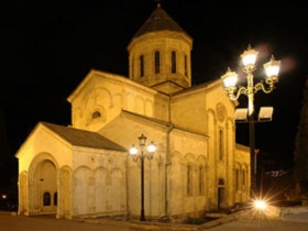 Церковь Кашвети. Фото с сайта mobwiki.ru