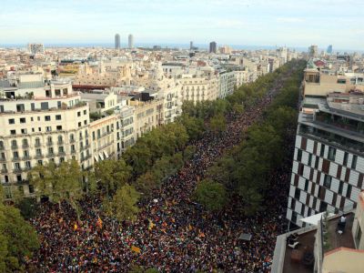 Массовая демонстрация протеста в Барселоне. Фото: https://t.me/worldprotest
