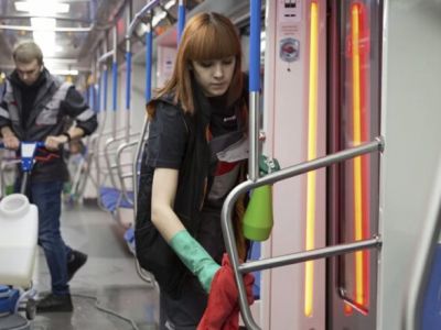 Дезинфекция в вагонах метро в Москве. Фото: mos.ru