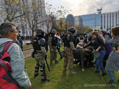 Разгон митинга в поддержку арестованного экс-губернатора края Сергея Фургала в Хабаровске, 10 октября 2020 года. Фото: Штаб Навального в Хабаровске / Twitter