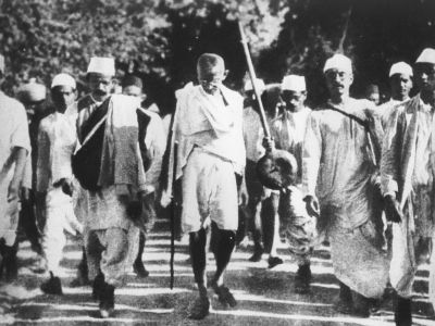 Махатма Ганди на Соляном марше. Фото: en.wikipedia.org