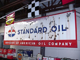 Standard Oil. Фото с сайта pumpin-ethyl.com