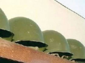 Солдатские каски. Фото с сайта rzn.rodgor.ru