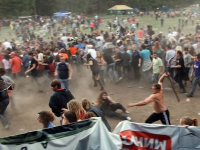 Беспорядки на фестивале "Торнадо". Фото: s-pravdoy.ru 