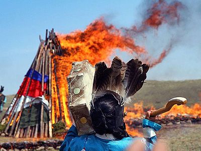 Бурятия, сожжение российского флага. Фото: avrasia.wordpress.com
