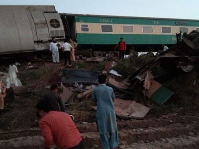 Авария в Пакистане. Фото: twitter.com/dailypakistangl