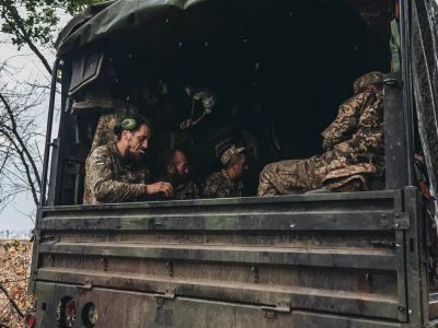 Солдаты ВСУ на передовой в Донбассе. Фото: Diego Herrera Carcedo / Anadolu Agency